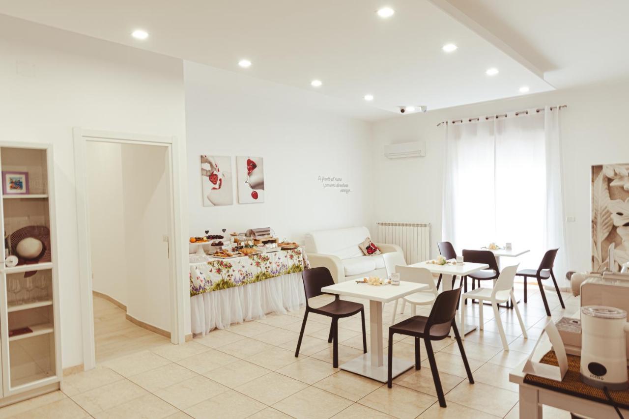 Incanto Di Luna B&B Family Rooms Весте Екстериор снимка